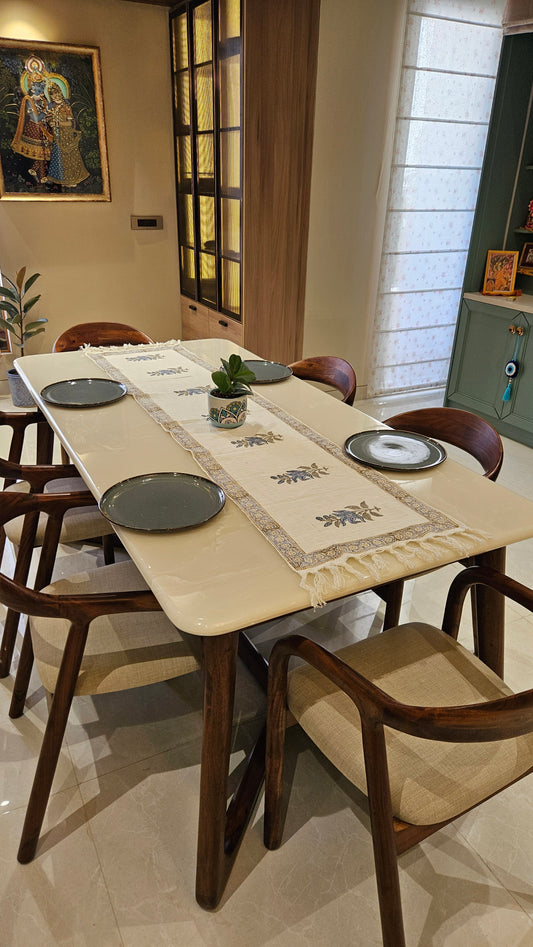 Neelaya table runner, view 2