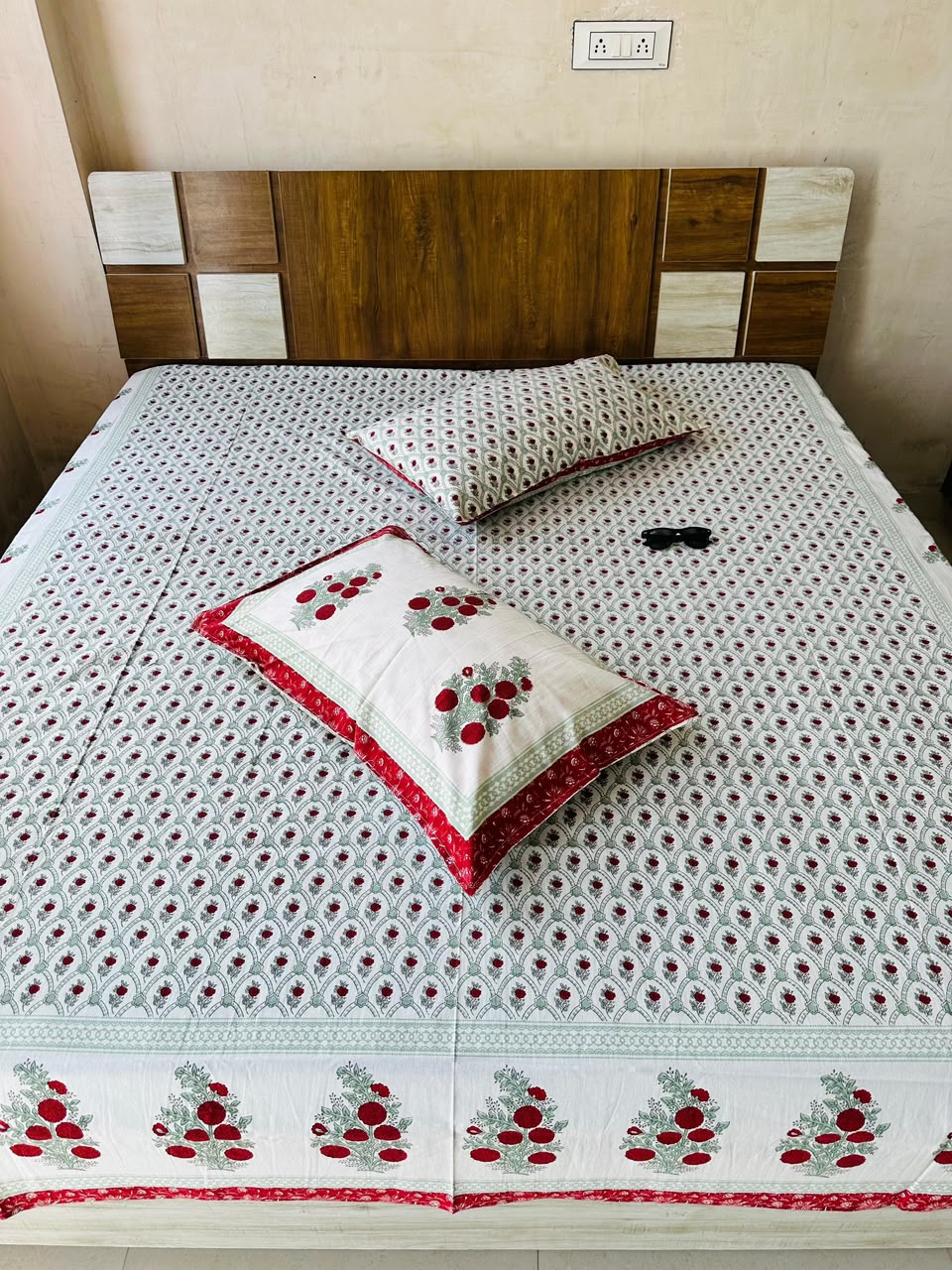 Bootitar - Red |Cotton Bedsheet Set | King Size