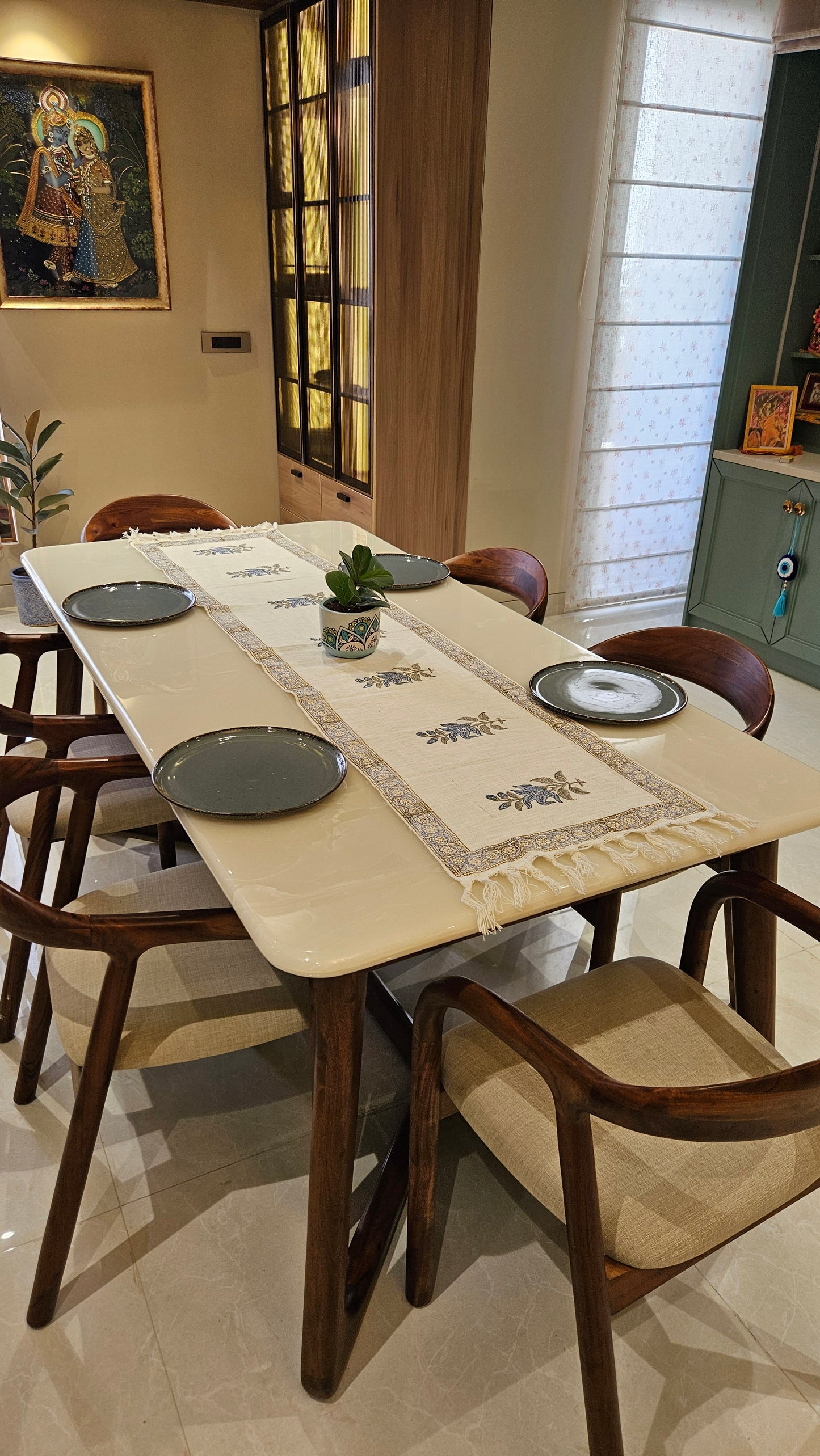 Neelaya Table Runner
