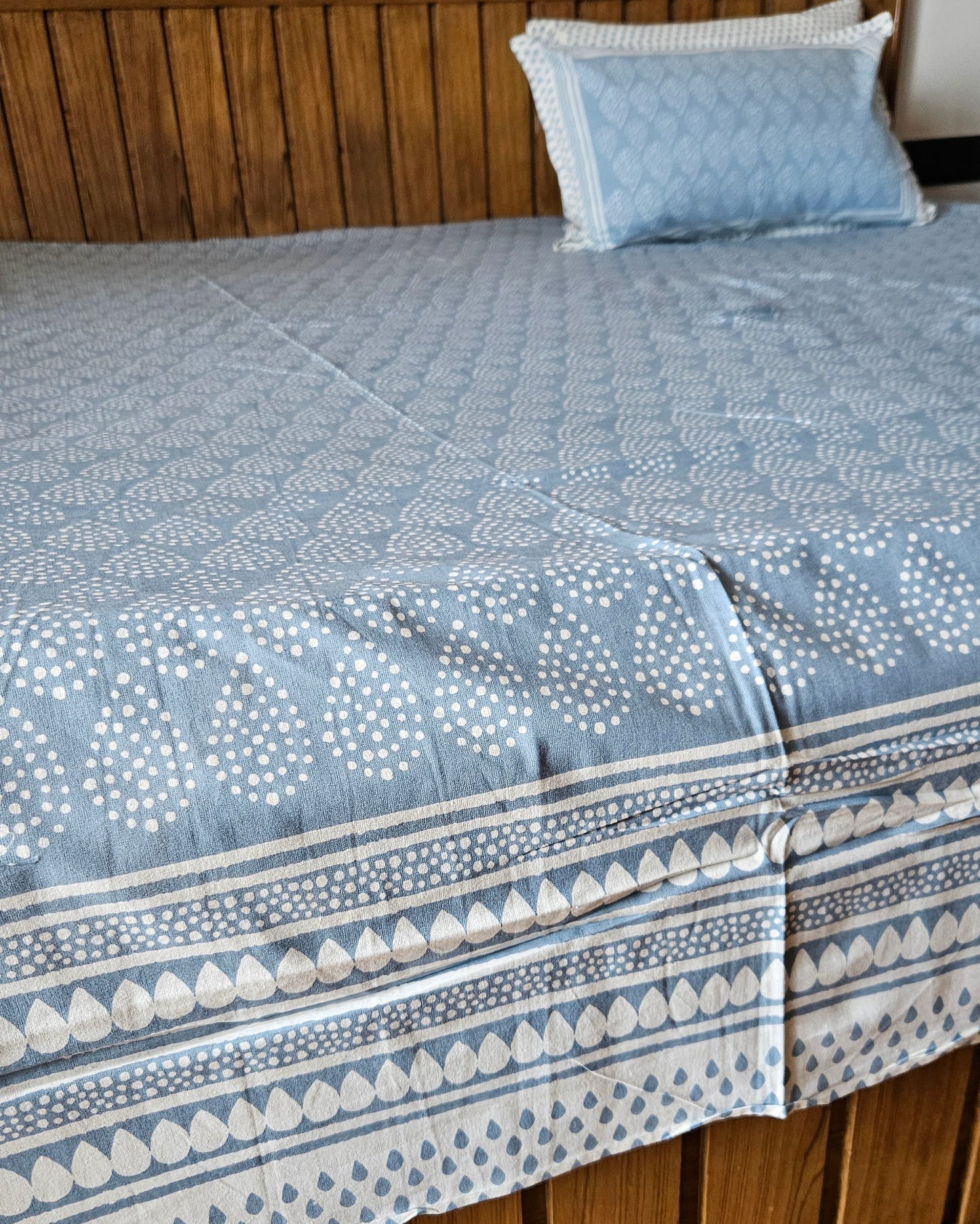 Boond - Blue and Ivory | Everyday Cotton Bedsheet