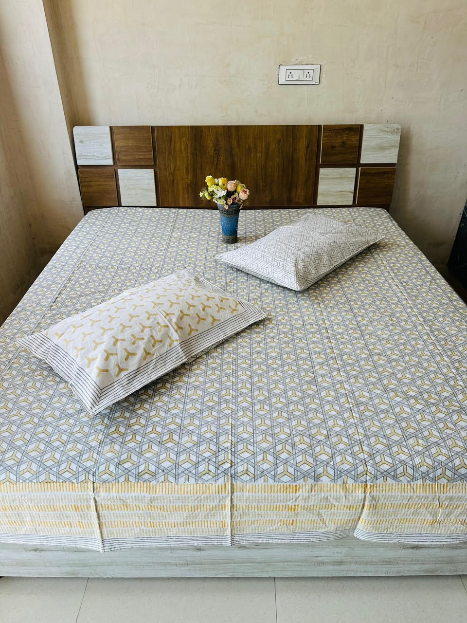 Aakriti Hand Block  Bedsheet | Geometric Cube Print | Cotton