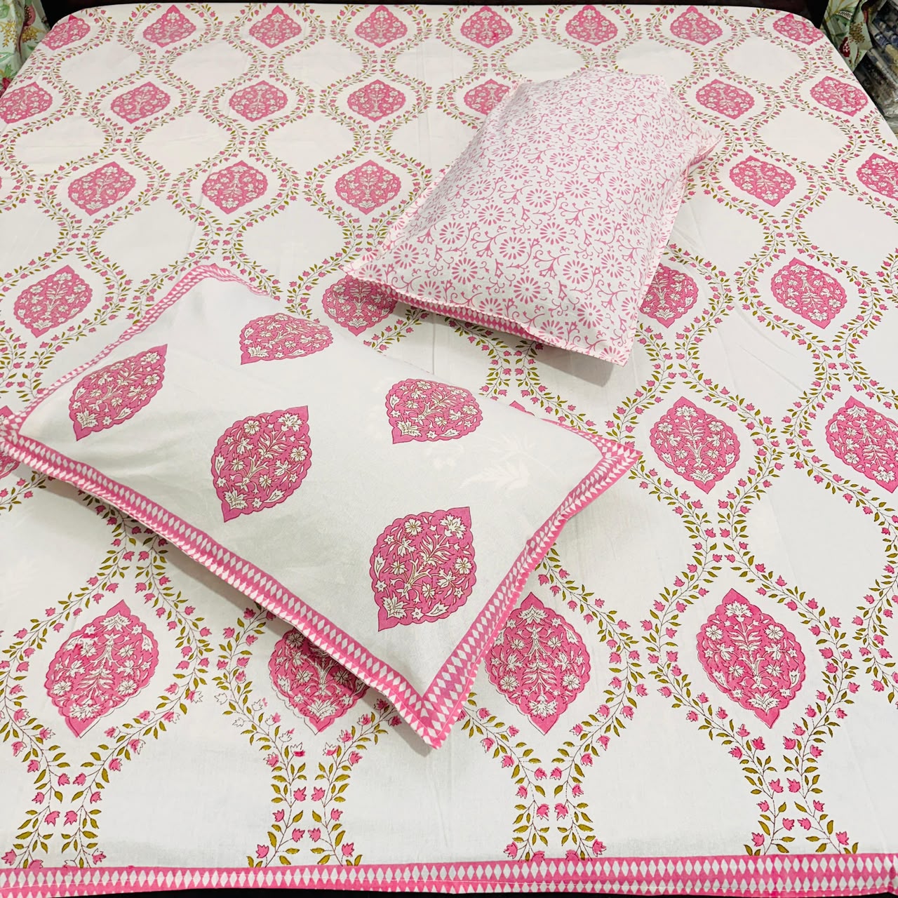 Chaapa - Pink and Green | Everyday 100%Cotton Bedsheet| Super King Size