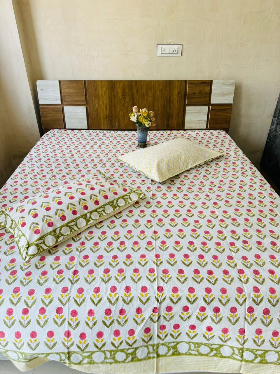 Charulata Hand Block Bedsheet – Super King & Zambo Size (110 x 110 inches)