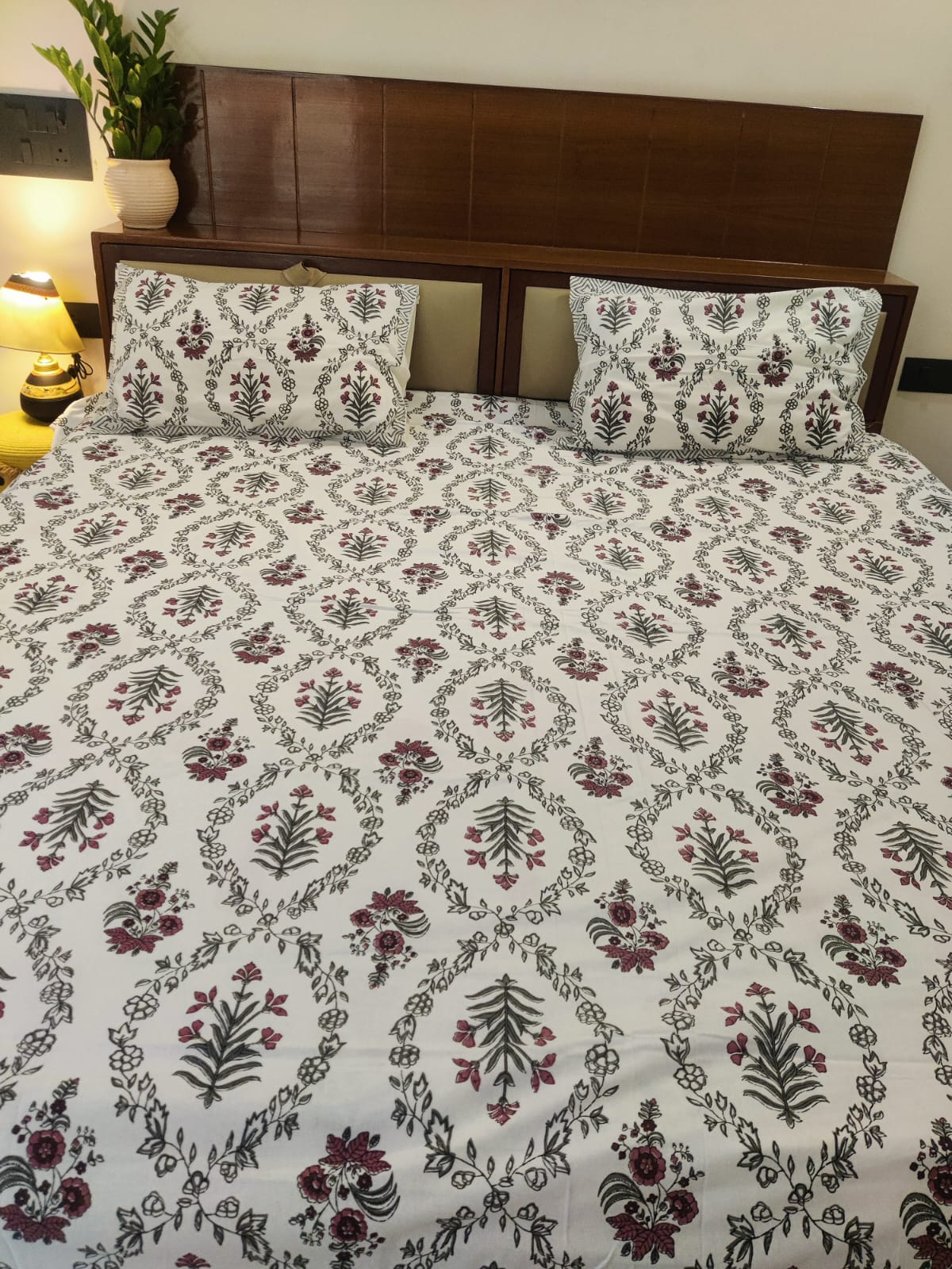 Bichona - Red |Everyday 100% cotton Bedsheet| Super King Size